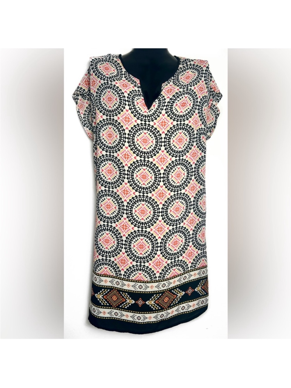 DR2 Medallion Print V-Neck Tunic - Pink & Black
